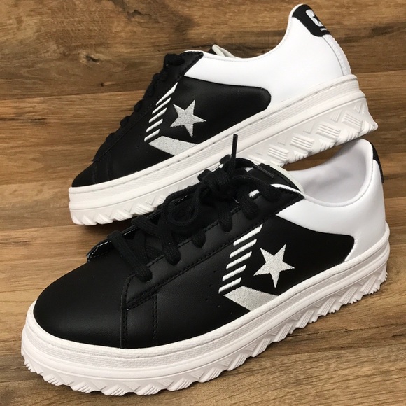 CONVERSE LOW TOP BRAND NEW - Picture 14 of 16